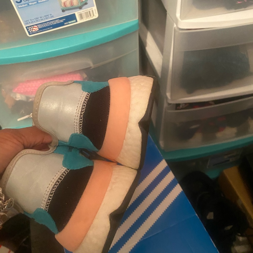 Adidas - Picture 2 of 6